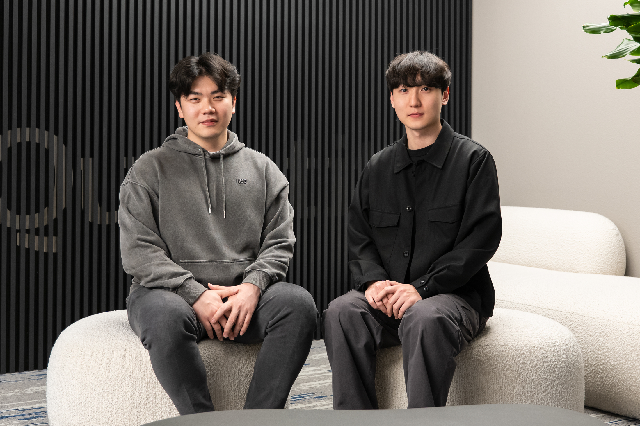 Yongun Cho, Kyungmo Cho